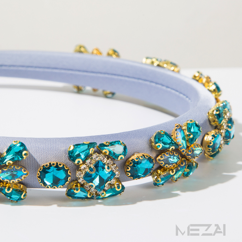 AMINA Glass Crystal Headband display picture 3