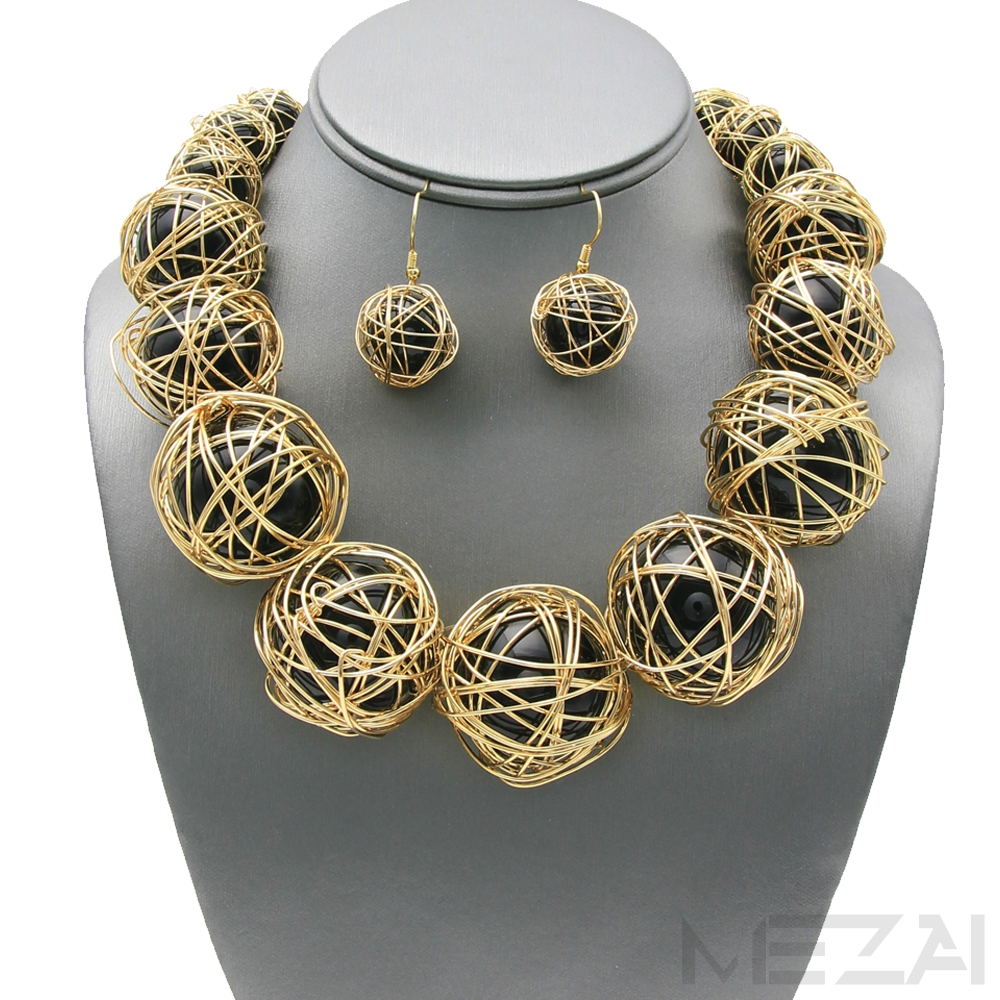 Zari Pearl Necklace Set (Black & Gold)